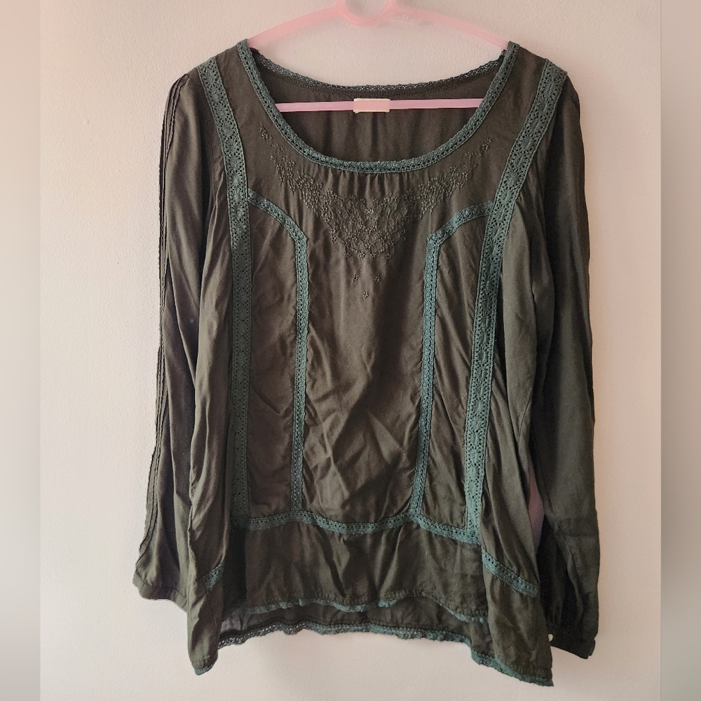 Long sleeve embroidered dark green top
